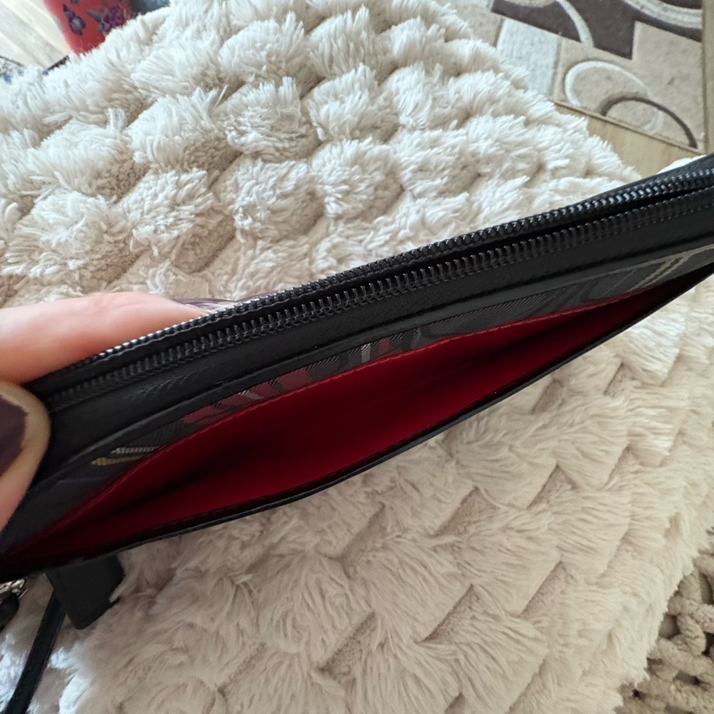 Coach Poppy Signature C Black Multi Tartan Accordion Zip Around Large Wristlet - Picture 8 of 11